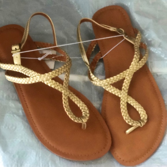 Universal Thread Shoes - Universal Thread Anabel Gold Sandals NWB
